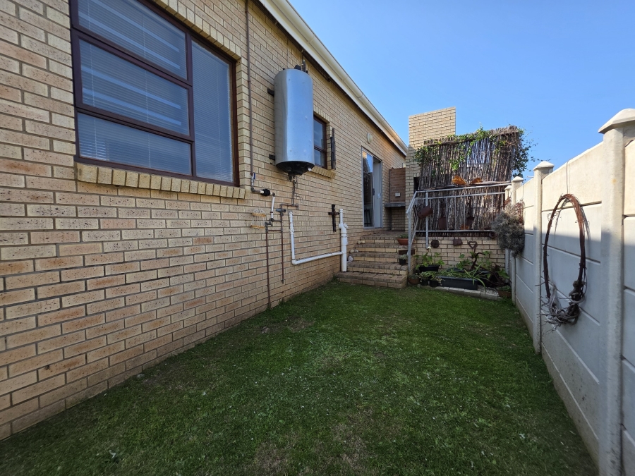 2 Bedroom Property for Sale in Ferreira Town Eastern Cape